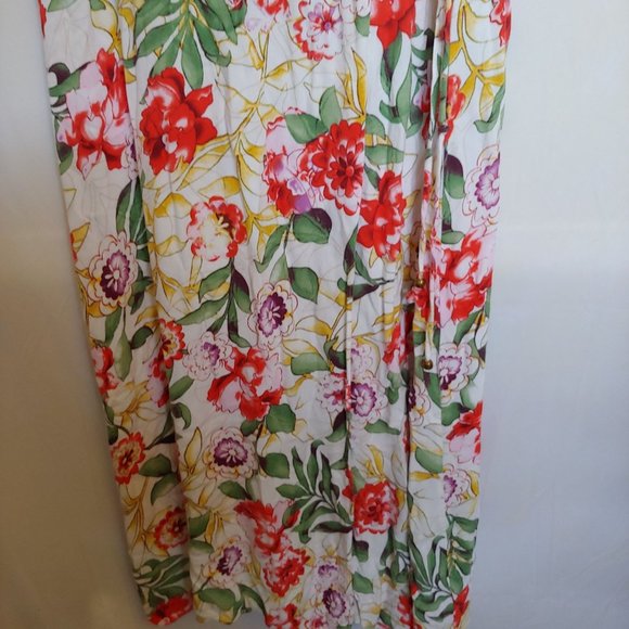 Lulu's floral shrt sleeve wrap dress red, green and white size Medium - Picture 6 of 16